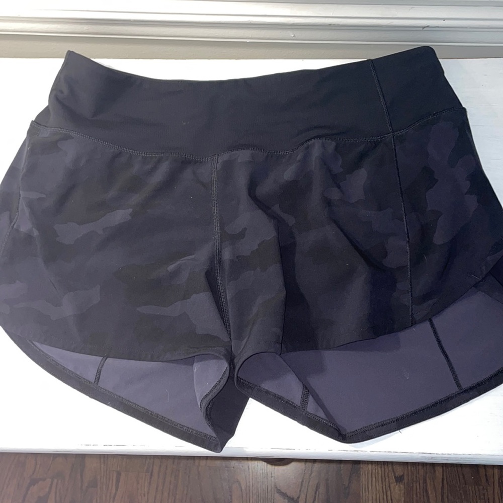 lululemon Speed up camo shorts size 8